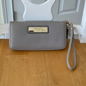 Marc New YorkGray Wristlet Wallet